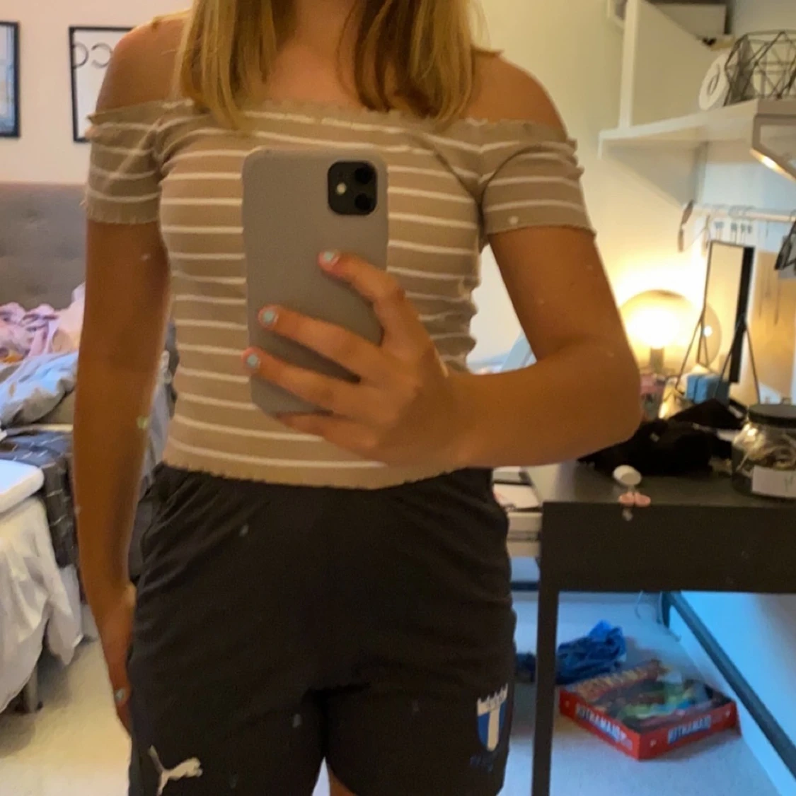 Beige offsholder tröja