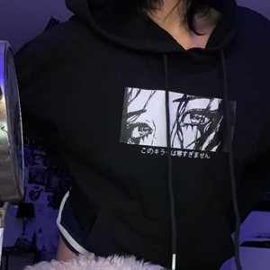 Hoodie - 💜Svart hoodie från shein:) ganska mysig. Användit Max två gånger. Köptes för ett par månader sedan💜