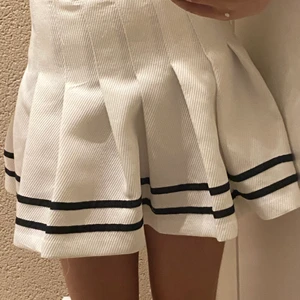 Söt kjol - Söt highschool kjol, strl xs aldrig använd 80kr+ frakt