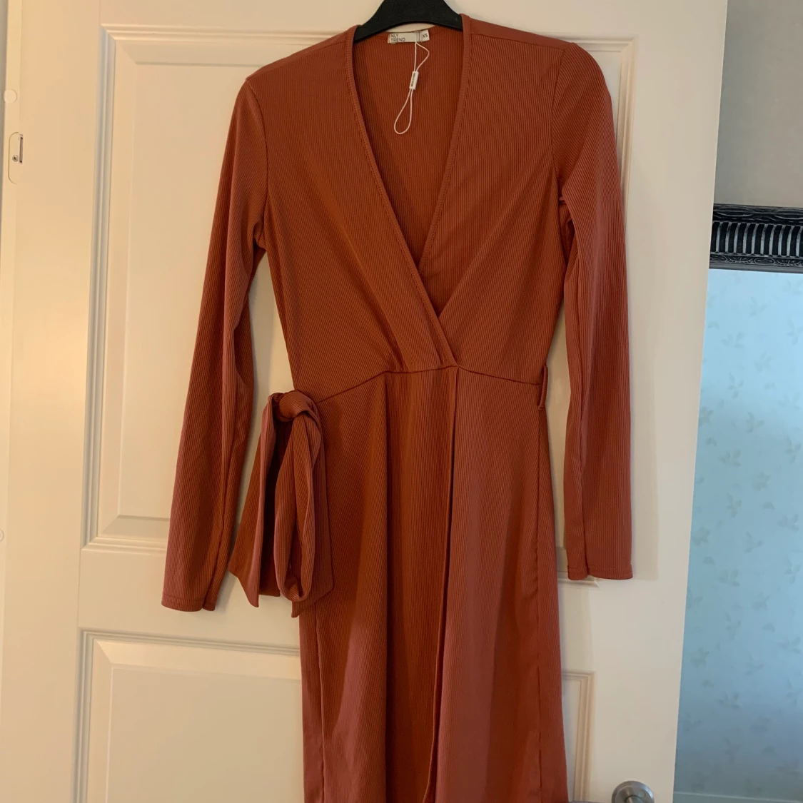 Röd brun klänning  - 90