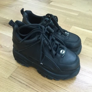 Buffalo 38 - Hi !  I am selling Buffalo shoes, size 38. Only used a few times, almost like new.  Huddinge pickup