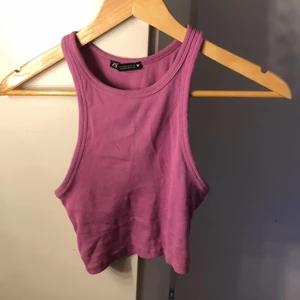 linne från zara  - använd några gånger. bra i storleken. frakten är inräknad i priset.