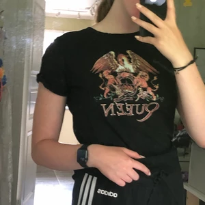 Queen T-shirt - Fin Queen T-shirt från h&m😍