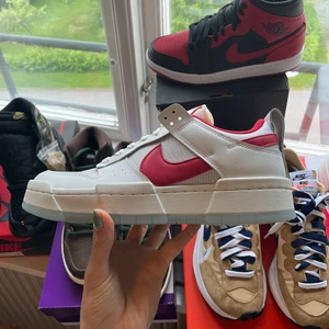 Dunk low disrupt - Nikw dunk low disrupt. Helt nya och oanvända. Skickas snabb och spårbar. Undrar ni över något? Skriv så svarar jag så fort jag kan 🙂