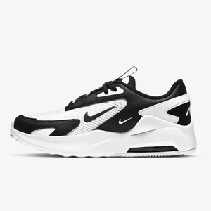 Jätte fräscha Nike-zoom skor i storlek 38,5!  - Har använt dessa skor 1 gång, så de är i väldigt bra skick. Jätte snygga, (lånade bilder) kan skicka bild på dom för de som är intresserade. 