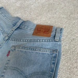 Levis shorts - Säljer mina Levis shorts då dom inte kommer till användning längre. 