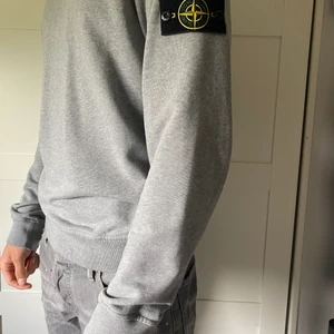 Stone island  - Köptes på nk för 1500kr kvitto finns strl M,cond 8/10 