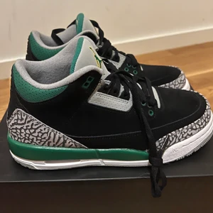 Air Jordan 3 retro GS Pine Green i 38.5 - Nya Jordan 3s i pine green, storlek 38.5. 