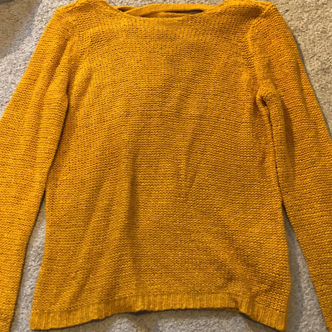 Gullig gul sweatshirt med crossed rygg - 90