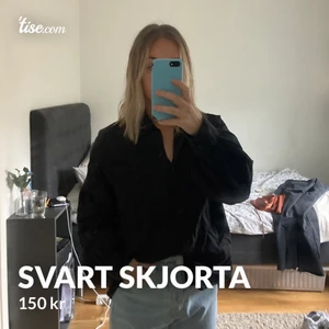 Svart skjorta  - En jättefin lite overszied skjorta. Har tyvärr inte används så mycket som jag hade hoppas på, så ger den en ny chans och hoppas att den ska komma till bättre användning 