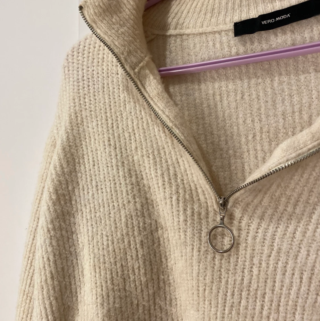 benvit stickad tröja med dragkedja krage - 90