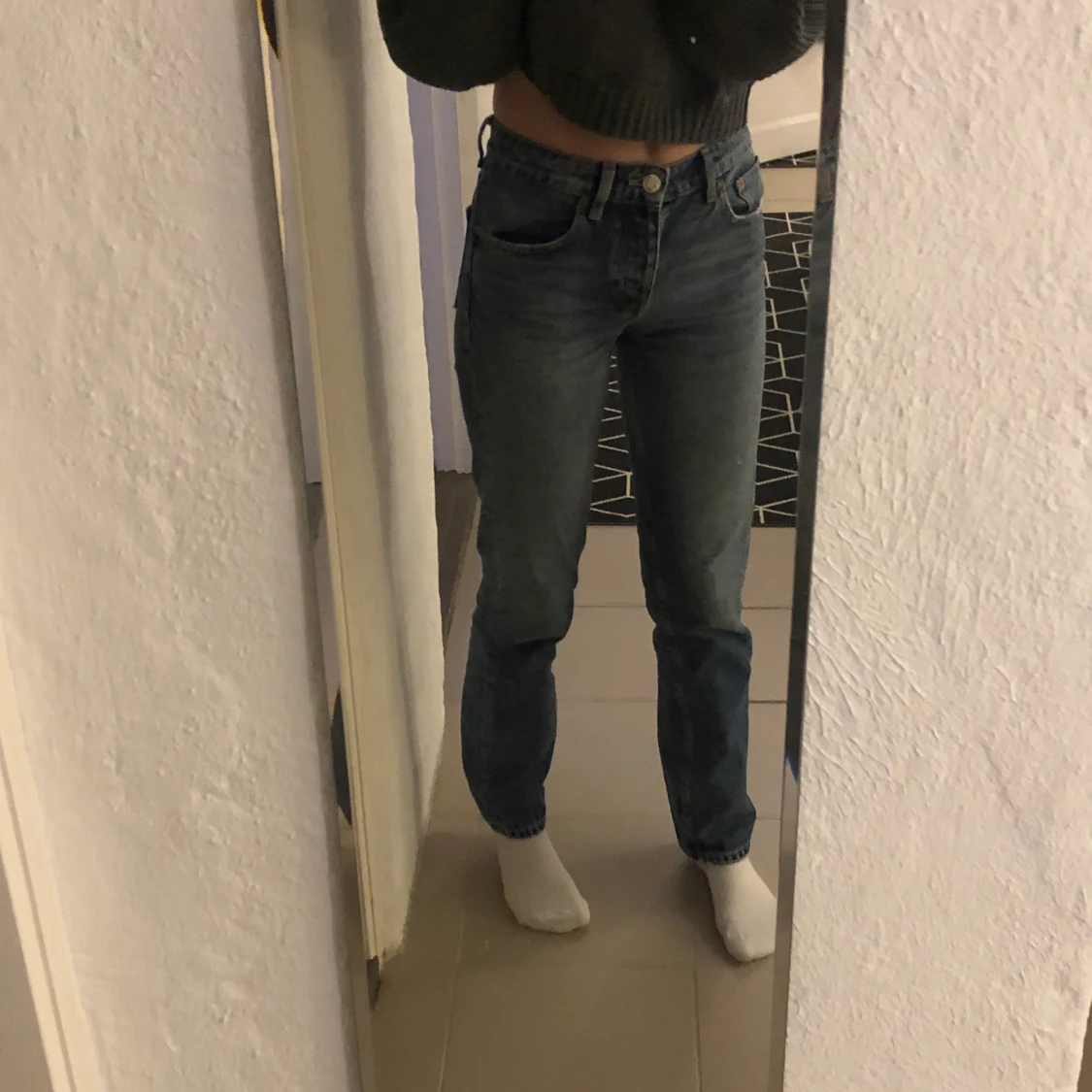 Blå midrise jeans från zara - 90