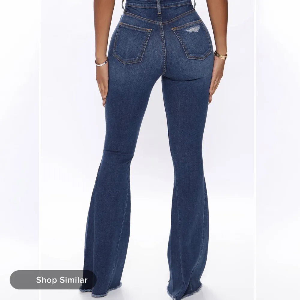 Har två st par jeans helt nya ena är bara testad. Kom privat för fler bilder. Har en strl s och m. 350kr/st. Köparen står för frakt. Jeans & Byxor.