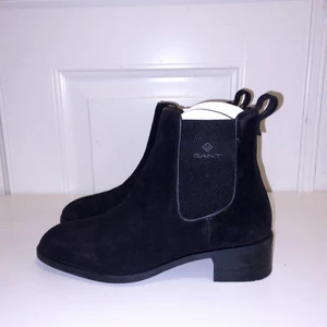 GANT SKOR  - Helt oanvända gant mockaskor, endast provade! Nypris: 1900 kr. 