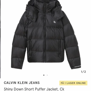 SÖKER! - Söker denna jacka i storlek S eller M. Hör av er, rimliga priser endast🙏🙏