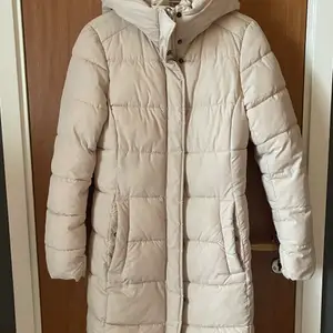 Vinter jacka från H&M, köpt vinter 2020. Storlek XS