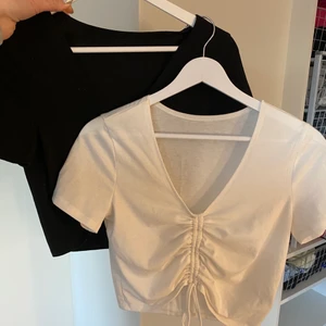 T-shirt  - Båda två för 100kr inklusive frakt!!❣️