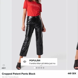 Skinnbyxor - Svin snygga skinnbyxor ifrån nakd! Köpta 2019 och använt ungefär 2-3 gånger bara! Tyvärr för små för mig. Storlek 36 och sann till sin storlek! Är 166 och byxorna slutar vid ankeln, lite kortare i modellen vilket dom ska vara! Priset 150 kr plus frakt! Ordinarie pris 449 kr. Byxorna har utgått ur deras sortiment