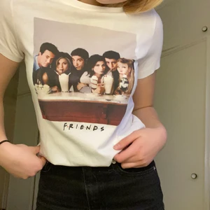 Friends T-shirt - T-shirt med friends motiv från hm😚 Nypris ca 100kr