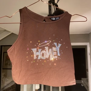 Bratz crop top - Bratz crop top som jag köpt här på plick men den är helt ny. 