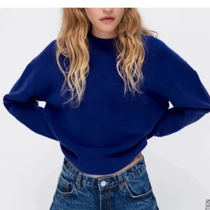 Super snygg slutsåld Zara tröja!😍 - KÖP DIREKT 250kr💓!! Ignorera den vanliga budgivningen!!!! Säljer nu min så snygga slutsålda och trendiga tröja ifrån Zara!😍 Den är använd 1 gång och är helt i nyskick💕 I storlek S!💕 nypris 360