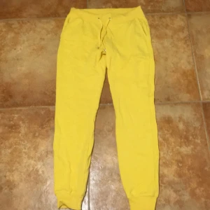 Mjukisbyxor - De är m men mer som s skulle jag säga