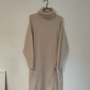 Stickad klänning  - Stickad klänning från HM