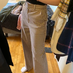 NAKD Byxor - Rutiga byxor från NAKD i storlek s.