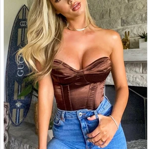 Corsette top - Säljer denna helt nya korsettetop efter som att den är förliten för mig❤️ i storelk 36