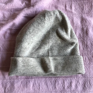 Mössa Knowledge apparel - Varm klassisk mössa från Knowledge apparel i ull 