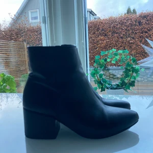 Svarta boots - Storlek 36