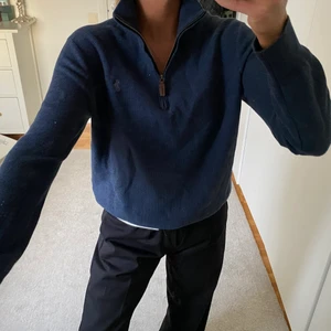 Vintage polo ralph lauren, zipup tröja - Vintage polo Ralph lauren zip tröja med dragkedja, lite större, s/m. Marinblå, 370:- ev frakt kan mötas upp borås Landvetter Mölnlycke