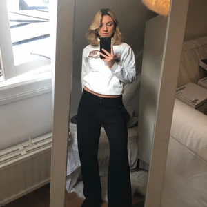 The cool elephant “Reach out” hoodie - Vit hoodie från the cool elephant, 