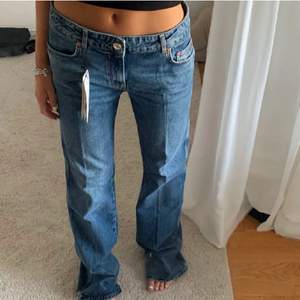 Lågmidjade jeans från Zara i strlk 34 💕  