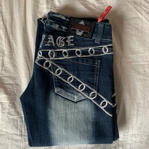 Crazy age - Världens coolaste jeans från crazy age som jag måste sälja då de är för stora för mig. Stl 26 och dom är raka/bootcut nertill. Väldigt rare och tvätten på dom är så cool. 300kr plus frakt💋💋