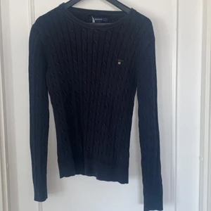 Gant tröja  - Snygg tröja från Gant i marinblått!