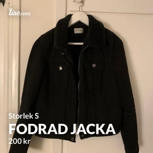Fodrad jacka i storlek D - Fin fodrad jacka 