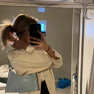 Väska - Väldigt fin ljusblå väska 