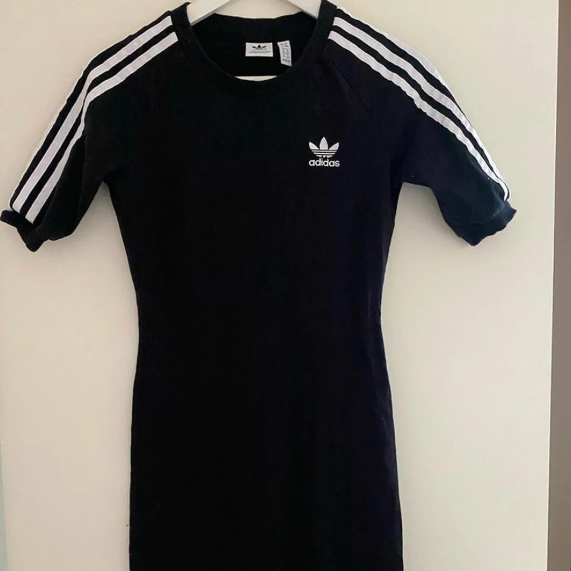 Adidas klänning - 90