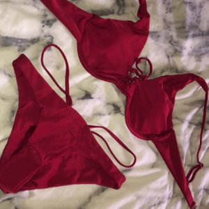 Bikini  - Helt ny bikini, skyddsplasten är kvar än. 