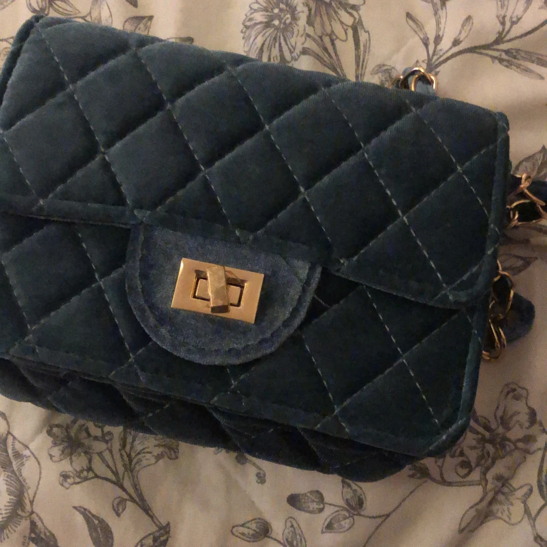 Turkos väska.  - 91