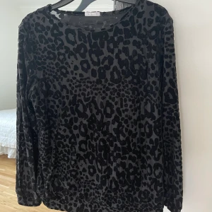 Leoblus 🖤 - En fin blus från Ida Sjöstedt 🖤🤍