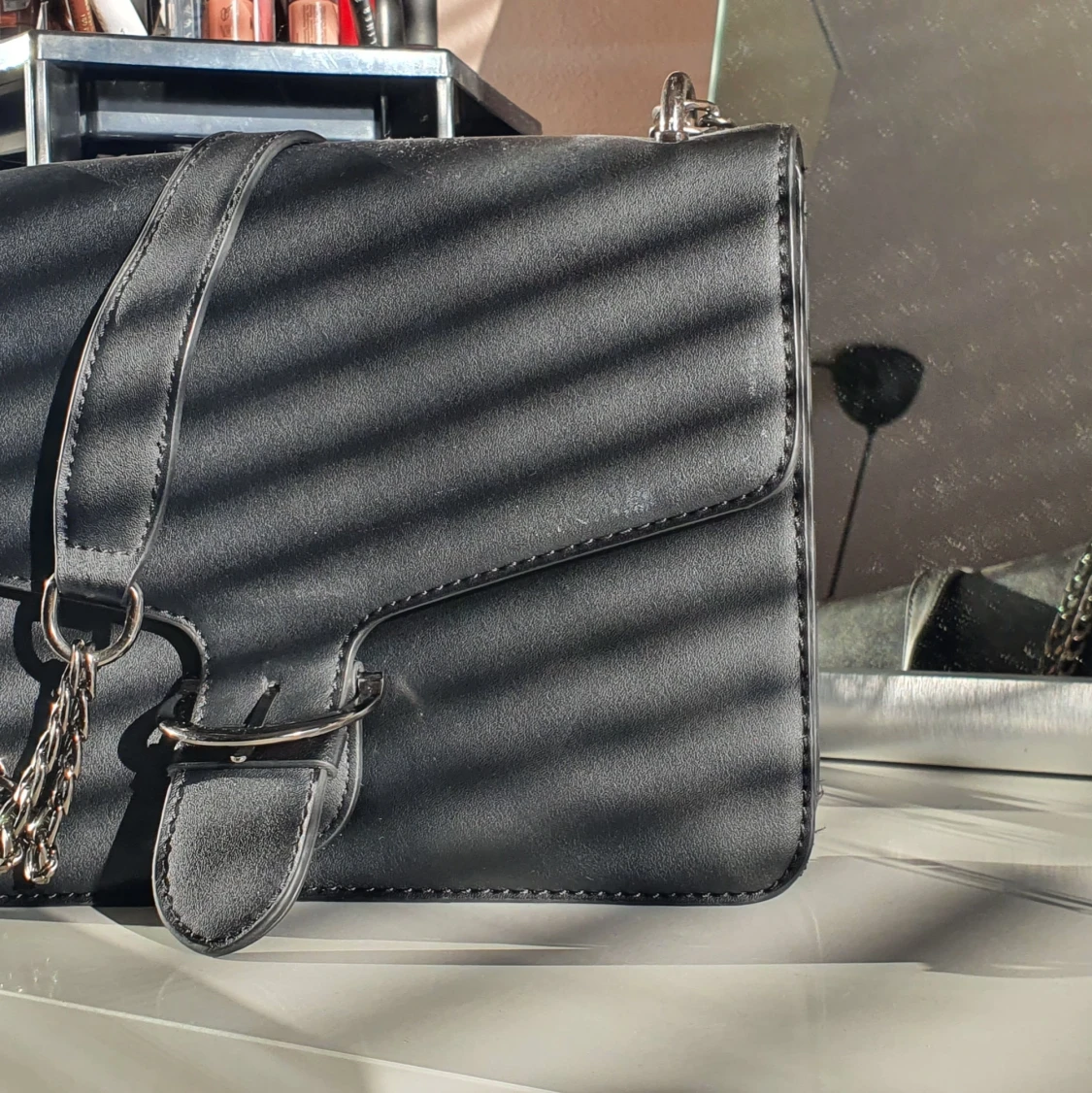 Axelremsväska med kedja! - 90