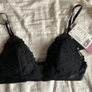 Oanvänd bh med prislapp - Söt förliten aldrig använd 