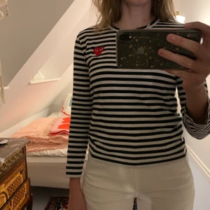 Comme Des Garçons PLAY shirt, size Medium - Size medium but fits like small. 100% cotton. Black and white stripes. 1300 SEK new