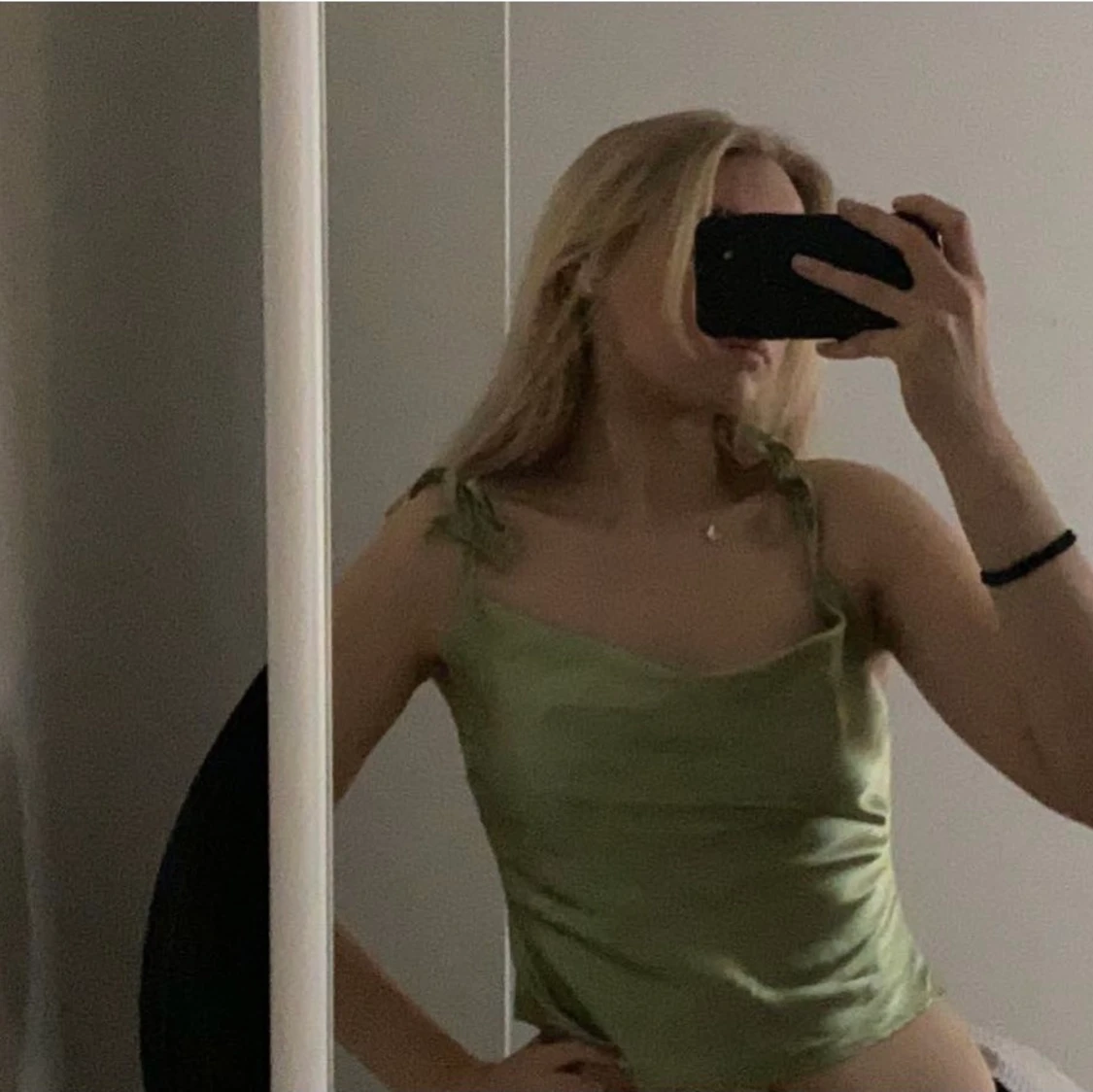 Söt satin topp - 90