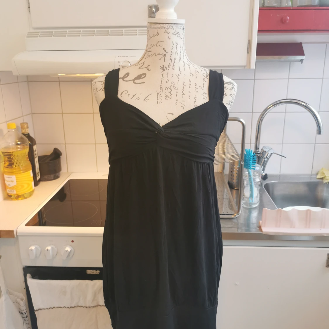 Svart Klänning från JC i storlek L