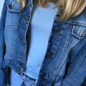 Jättefin blå jeansjacka! 