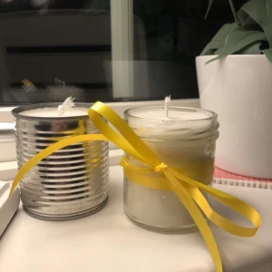 Hemma gjorda stearin ljus  - Vi säljer hemma gjorde stearin ljus som är våran UF idé. Mycket fina och har lång brinntid. 