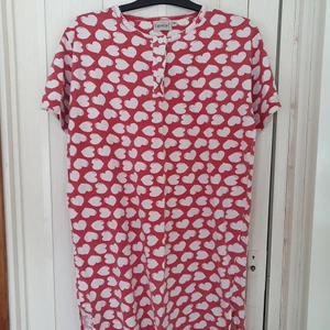 Nattlinne - Supersött nattlinne med hjärtan 